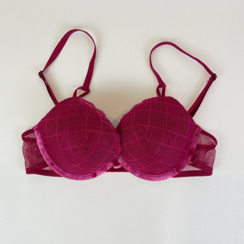NWOT Victoria's Secret Bra 34B Push-Up Pink Lace Velvet Trim B1736